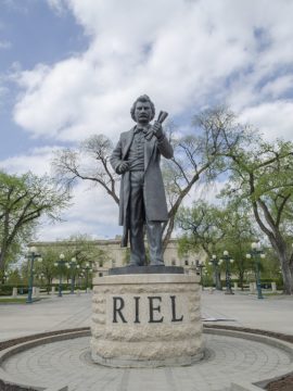 Statue de Louis Riel, leader politique canadien, chef des Métis, près de la Législature du Manitoba