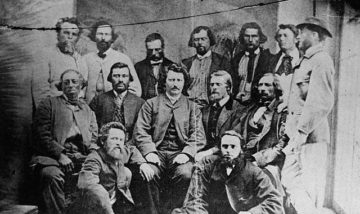 Photo de Louis Riel avec les Conseillers du gouvernement provisoire des Métis